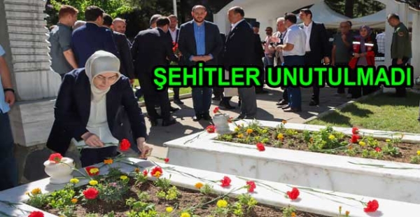 15 TEMMUZDA ŞEHİTLER UNUTULMADI
