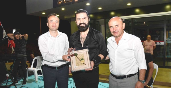 30 AĞUSTOS KONSERİ VERDİ