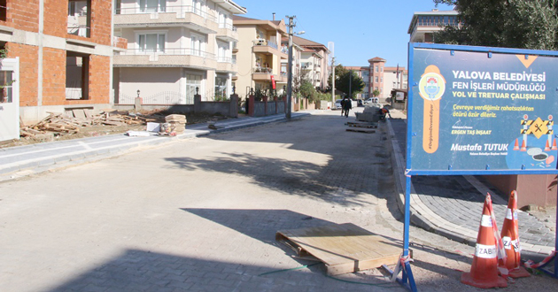 30 yıllık parkeler değiştirliyor