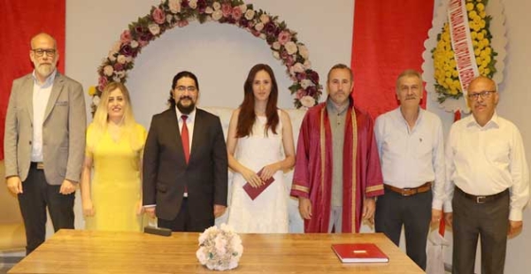 5 NİKAHA 4 DÜĞÜNE GİTMİŞ