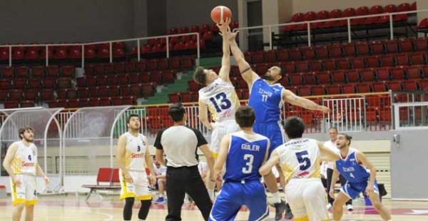 ACARSPOR İZMİR B.B'Yİ ELİ BOŞ GÖNDERDİ