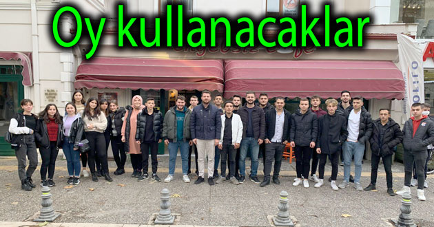 Ak Parti oy kullanacak gençleri topladı
