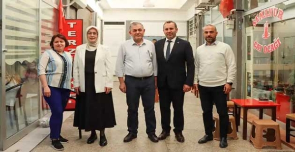 ​AK PARTİ SAHAYA İNDİ