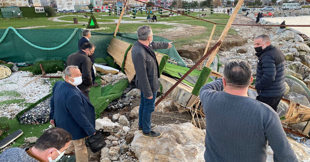 Akyüz mağdur esnafı dinledi