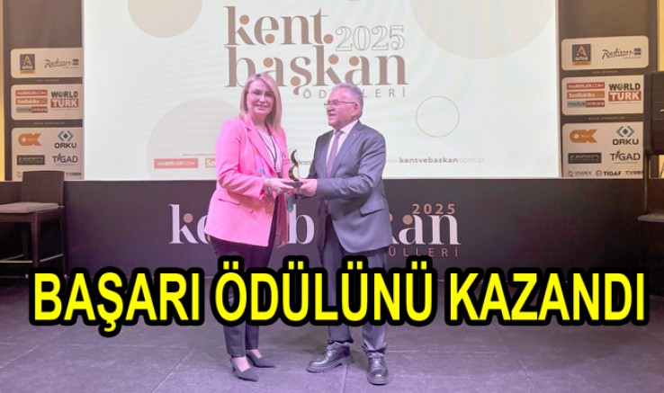 ALTINOVA BELEDİYESİ BAŞARI ÖDÜLÜNÜ KAZANDI
