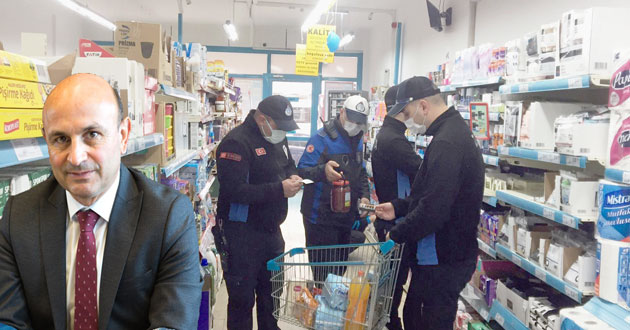 Altınova da marketlerde fiyatlar denetleniyor