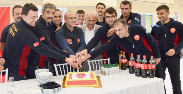 ALTINOVA İTFAİYESİ ZAMANLA YARIŞTI