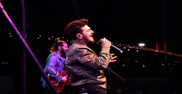 ALTINOVA SAHİLİ’NDE İLK FESTİVAL GENÇLERE