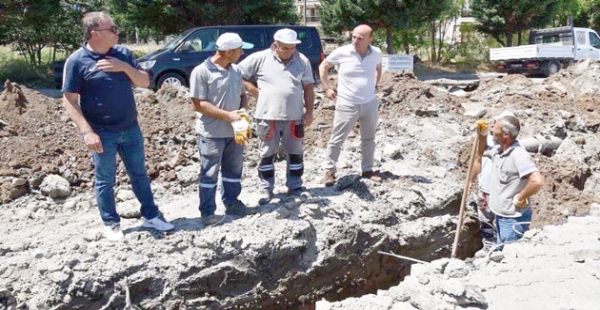 ALTINOVA’DA ALTYAPI ÇALIŞMASI SÜRÜYOR