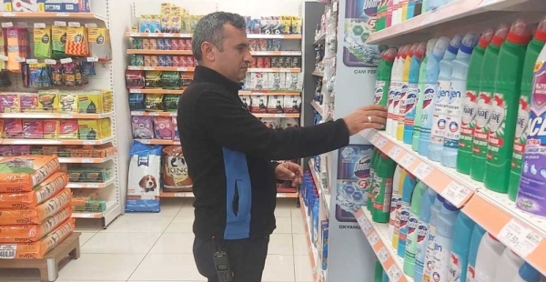 ALTINOVA’DA MARKETLER DENETLENİYOR