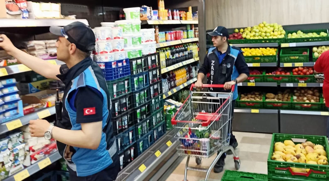 ALTINOVA’DA MARKETLERE SIKI DENETİM
