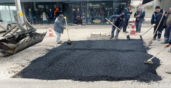 ALTINOVA’DA YOLLA YAPILIYOR