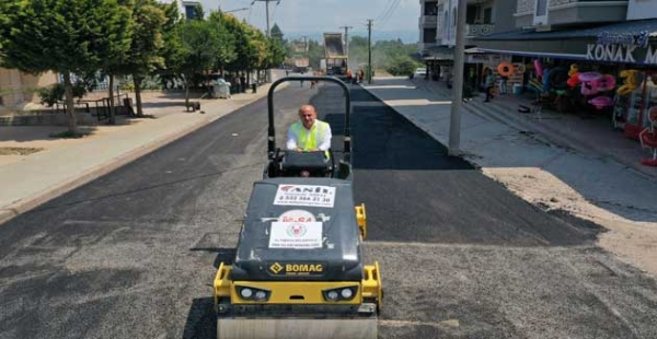 ALTINOVA’DA YOLLAR ÇİÇEK GİBİ OLUYOR