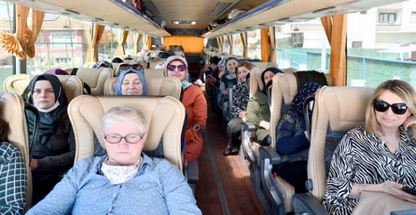 ​ALTINOVALILAR AYASOFYA CAMİİNE GİTTİLER