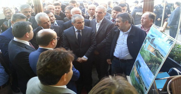 ALTINOVA'NIN ALTIN KUŞLARI SERGİSİ AÇILDI