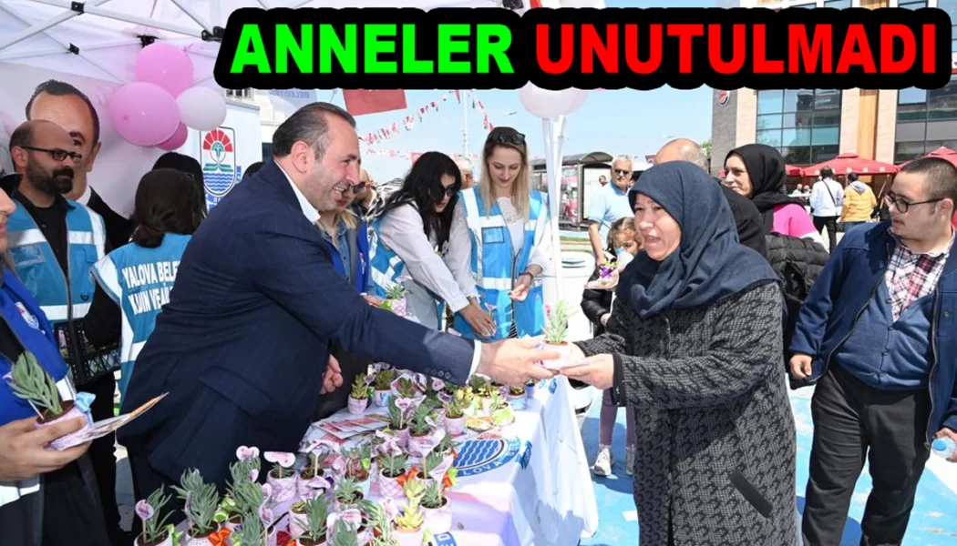 ANELERE ÇİÇEK VE KAHVE İKRAM ETTİLER