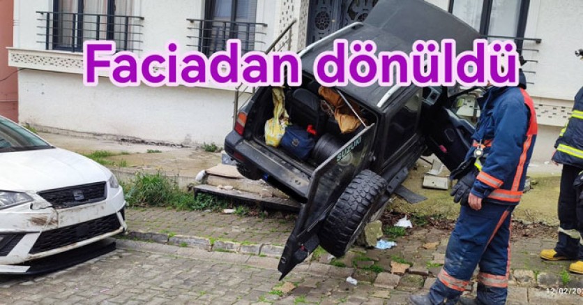 APARTMAN GİRİŞİNE ÇARPARAK DURABİLDİ