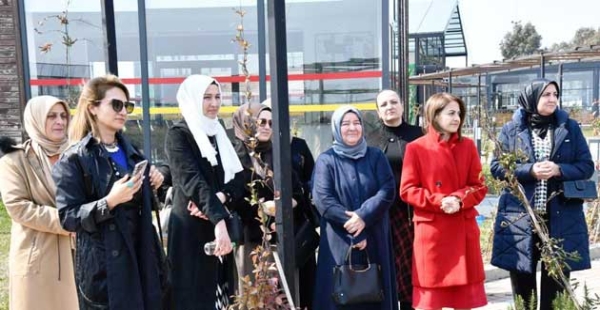 BAŞKAN EŞLERİ ALTINOVA’DA