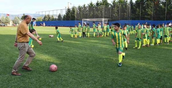 BAŞKAN ORAL SAHALARA İNDİ