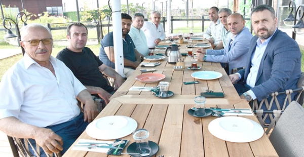 BAŞKAN ORAL SERVİSCİLERLE GÖRÜŞTÜ