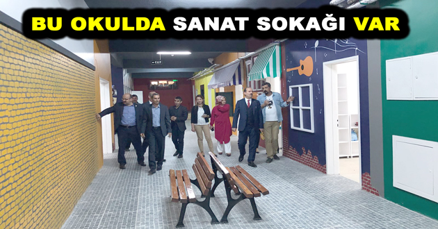 BU OKULDA SANAT SOKAĞI VAR