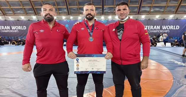 ​Burak Kaya Dünya 3. Oldu