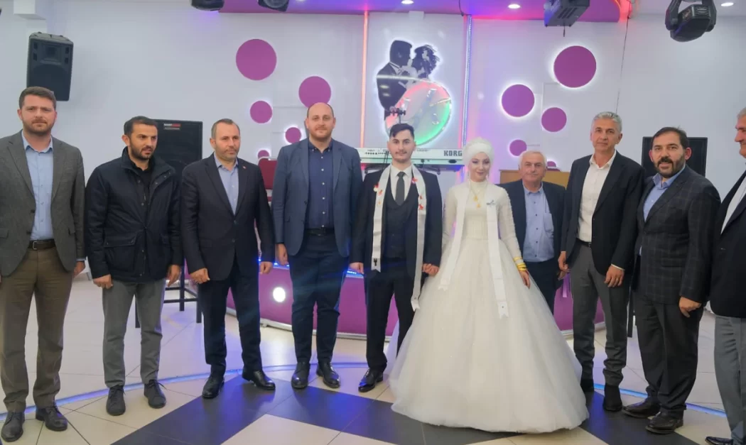 BÜYÜKGÜMÜŞ DÜĞÜN MERASİMİNE KATILDI
