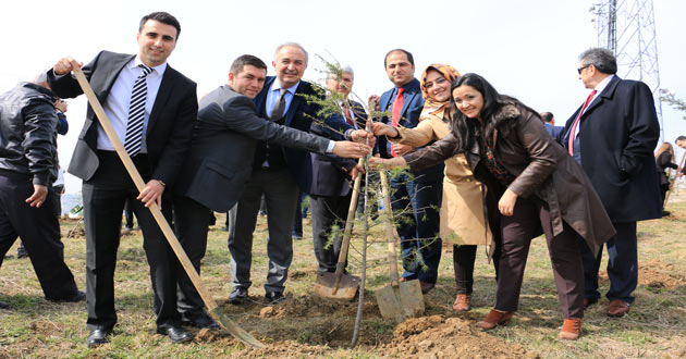 ÇİFTLİKKÖY’DE FİDAN DİKİMİNE İLGİ BÜYÜKTÜ