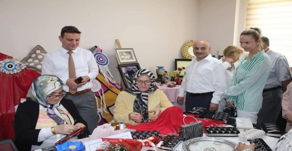 ​ÇİFTLİKKÖY’DE HEM HÜNERLERİNİ SERGİLEDİ