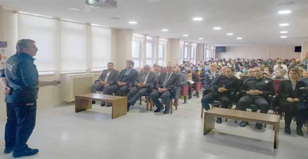 ÇINARCIK TA AFAD EĞİTİM VERDİ