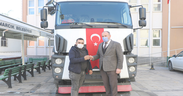 Çınarcık'a yol süpürme aracı