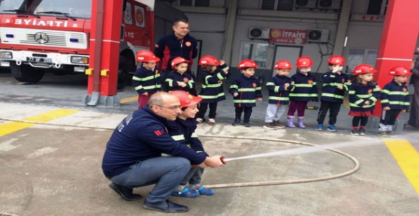 Çocuklar itfaiyeciliği öğrendi