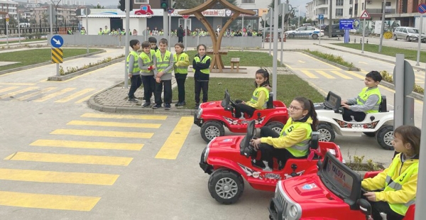 ÇOCUKLAR TRFİK KURALLARINI ÖĞRENDİ