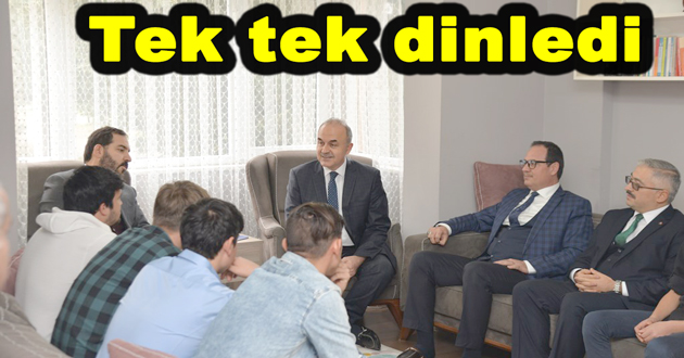 Çocukları tek tek dinledi