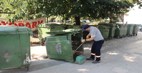 ÇÖP KONTEYNERLERİNİ TEMİZ TUTUN