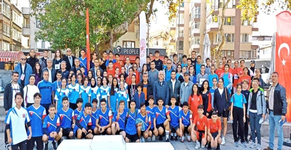 CUMHURİYET BAYRAMI İÇİN YARIŞTILAR