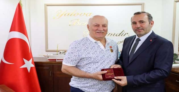 DAĞISTANLI SANATÇILARA UNVAN VERİLDİ
