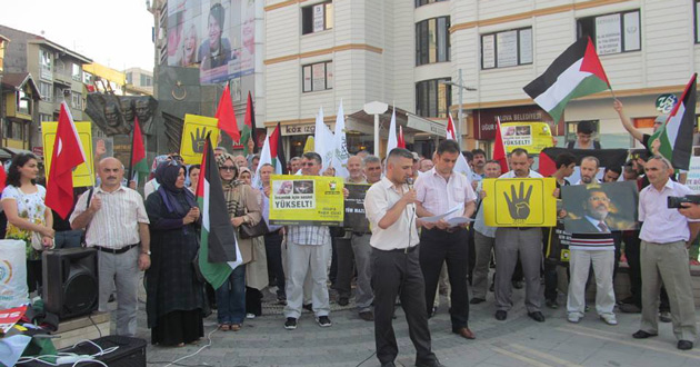 Darbe Katliamı Protesto Edildi