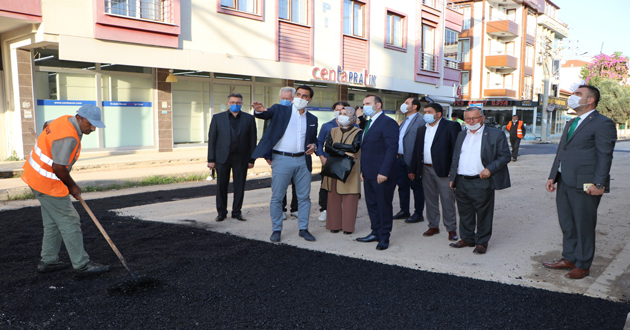 Elmalık yolunu asfalt yaptık
