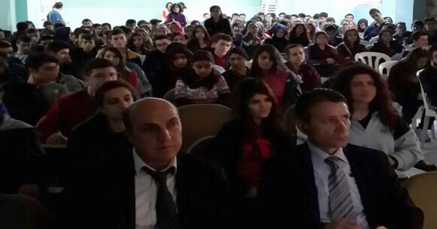 EMNİYET MÜDÜRLÜĞÜ “GENÇLİK VE GÜVENLİ GELECEK” KONULU KONFERANSLAR VERİYOR