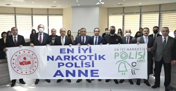 En İyi Narkotik Polisi Annedir