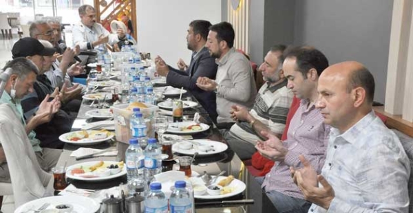 ENGELLİ CEMAAT İLE KAHVALTIDA BULUŞTULAR