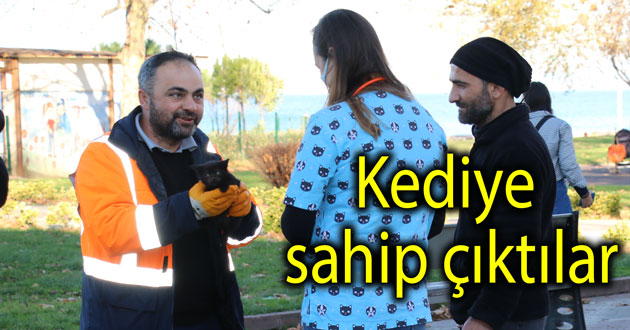 Fırtınada bulduğu yavru kediye baktı