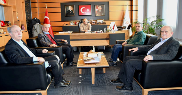 Gazi ve şehitlere borcumuz var