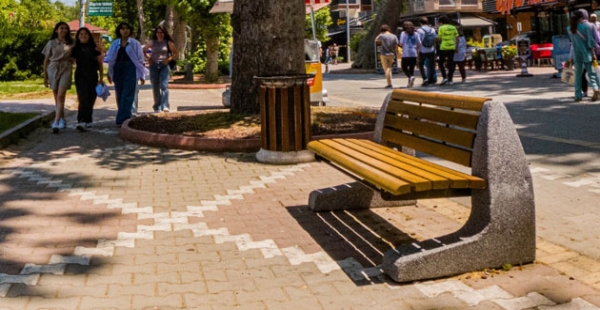 GAZİPAŞA CADDESİ’NDE BANKLAR YENİLENDİ