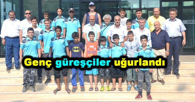 Genç güreşçiler uğurlandı