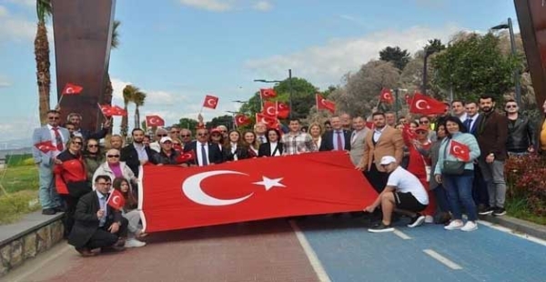 GENÇLER İÇİN İYİ PARTİ YÜRÜDÜ