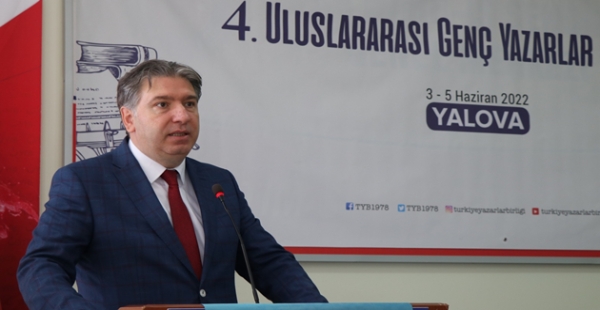 GENÇLER İLGİ DUYDUĞU YÖNDE EĞİTİMİNİ SÜRDÜRMELİ