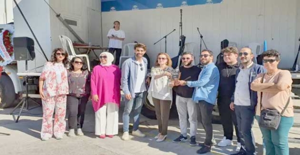 ​GENÇLİK ŞÖLENİ VE PİLAV GÜNÜNDE EĞLENDİLER