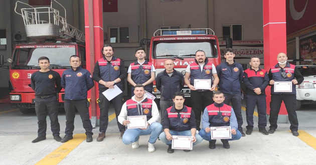 Gönüllü itfaiyeciler sertifika aldı